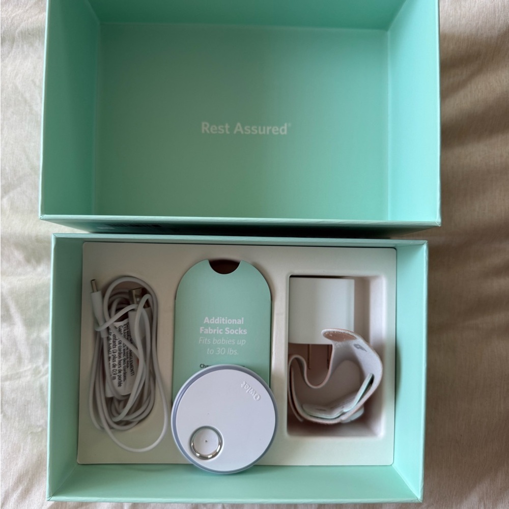 NEW! Owlet Baby Monitor with Sensor and Charger